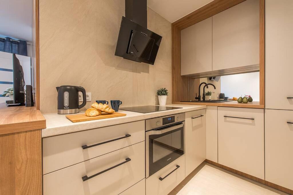 Rondo Onz P&O Serviced Apartments วอร์ซอ ภายนอก รูปภาพ