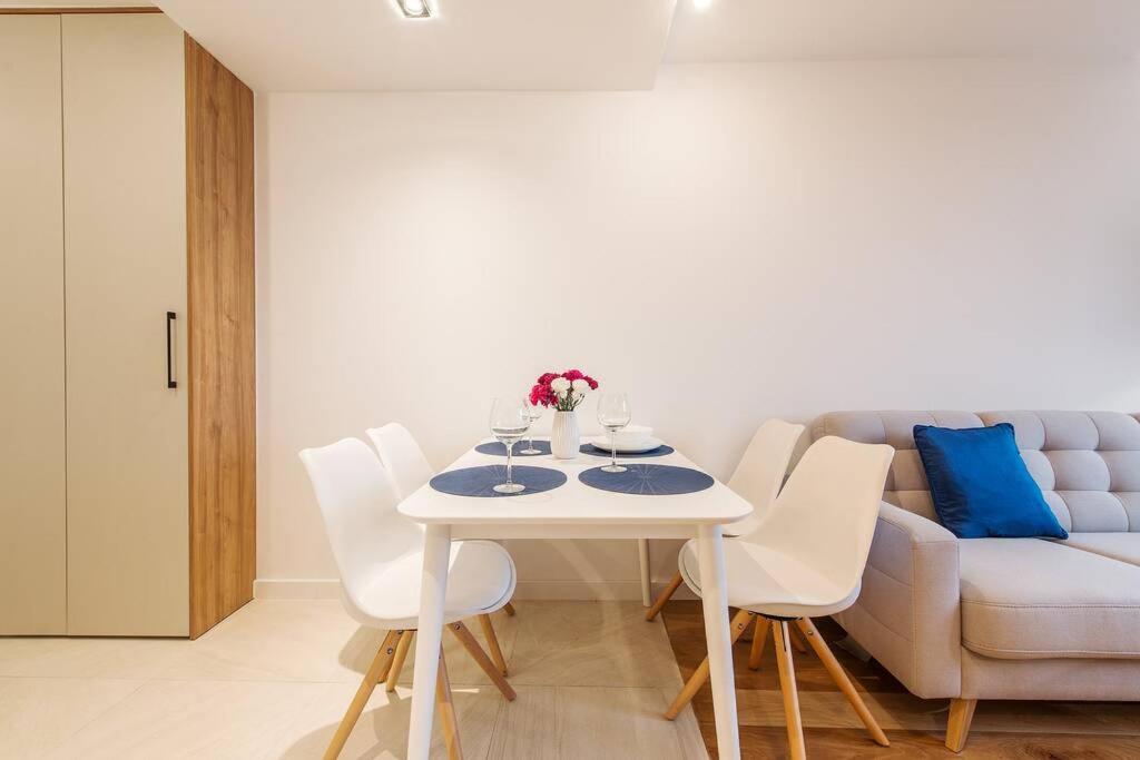 Rondo Onz P&O Serviced Apartments วอร์ซอ ภายนอก รูปภาพ