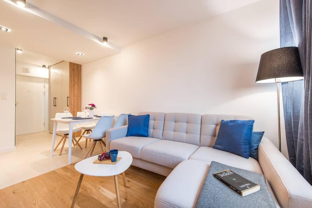 Rondo Onz P&O Serviced Apartments วอร์ซอ ภายนอก รูปภาพ