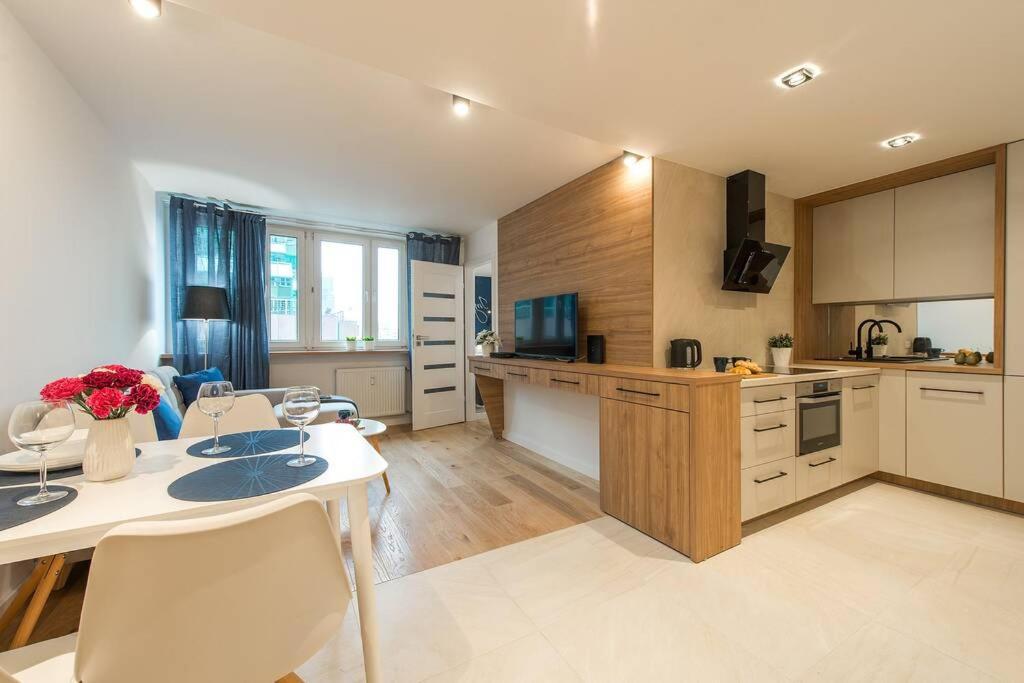 Rondo Onz P&O Serviced Apartments วอร์ซอ ภายนอก รูปภาพ